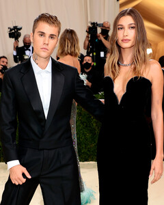 Пять маленьких Биберов: Хейли рассказала о своих планах на материнство