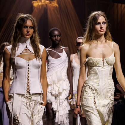 Alexander McQueen возвращается на Неделю моды в Лондоне