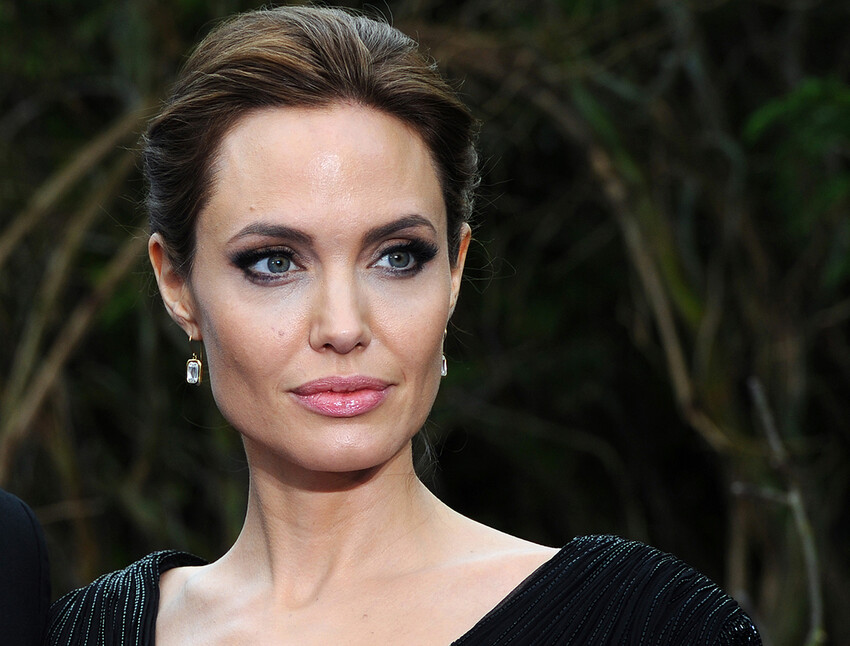 Анджелина Джоли