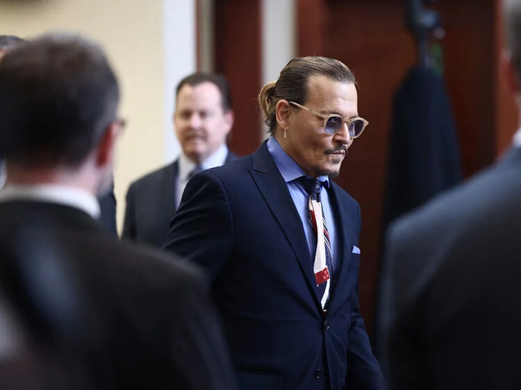 Джонни Депп на майском слушании в округе Фэрфакс, 2022