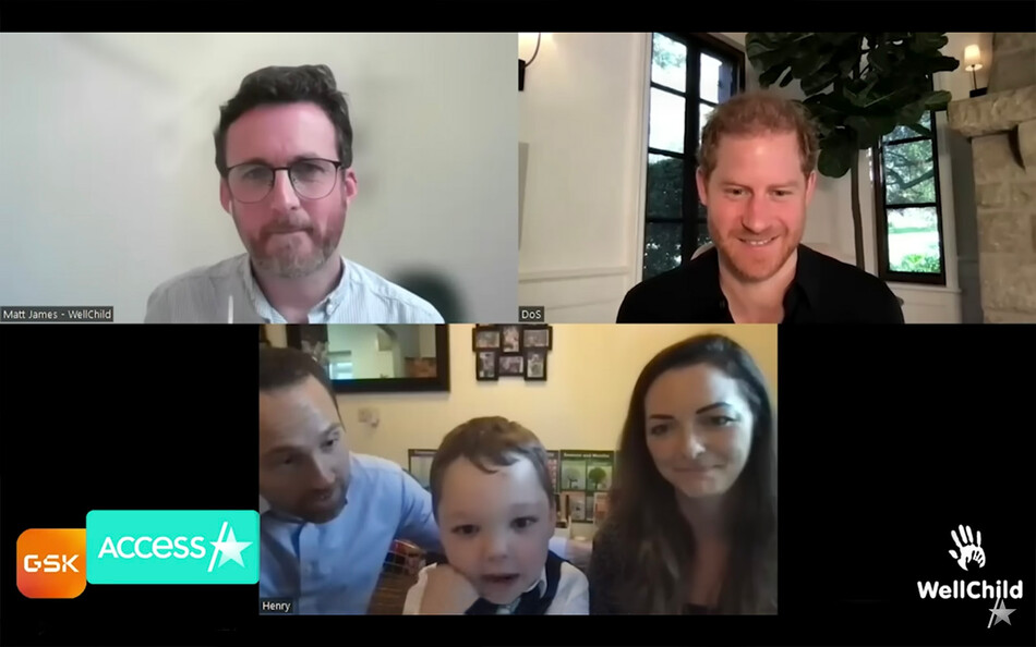 Лауреаты Inspirational WellChild Award беседуют с принцем Гарри, герцогом Сассекским во время видеосвязи 10 октября 2022 г.