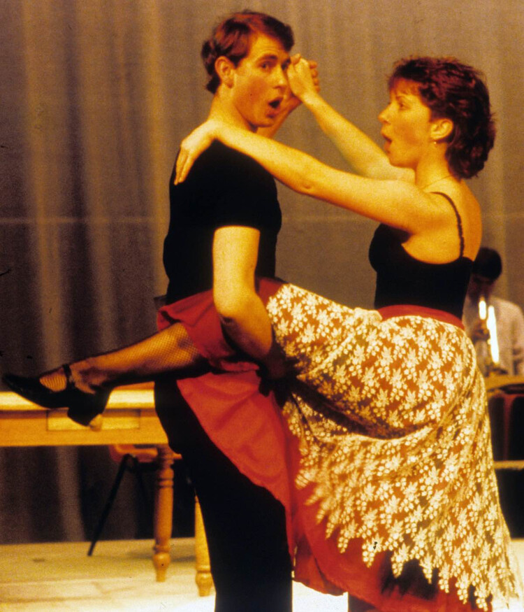 Принц Эдуард посещает северную балетную адаптацию праздничной классики Чарльза Диккенса «Рождественская песен» в Новом театре Виктории, Уокинг, Суррей, Англия