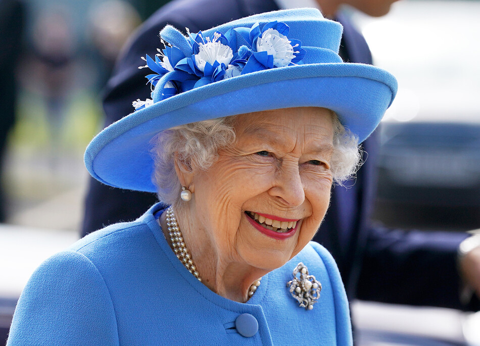 «Королева умерла»: в соцсетях появилось сообщение о смерти Елизаветы II, но оно оказалось фейком