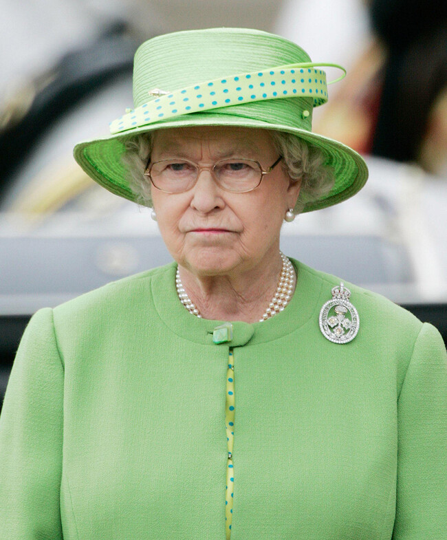 Меган Маркл издевалась над персоналом