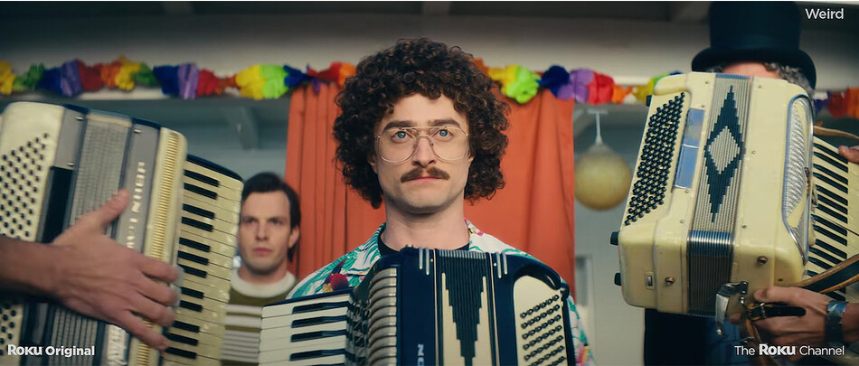 Дэниел Рэдклифф играет на аккордеоне в первом трейлере байопика про Странного Эла Янковича