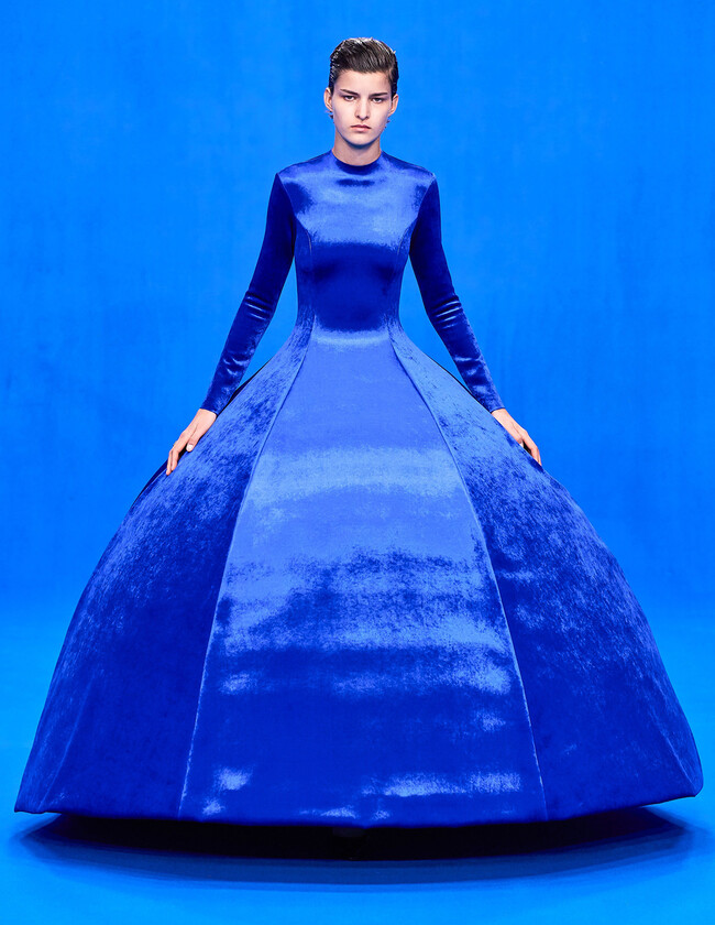 Balenciaga будет делать кутюр