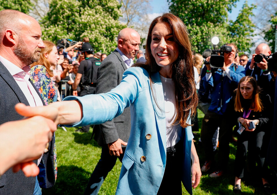 Кейт Миддлтон и принц Уильям пообщались с публикой на коронационном пикнике