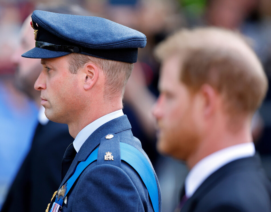 Перемирие принцев Гарри и Уильяма продлится до премьеры скандальной автобиографии Сассекского