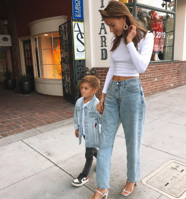 Николь Португальски с сыном