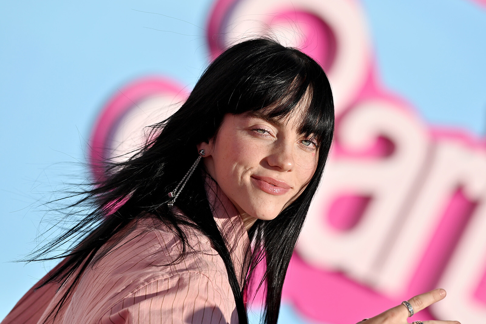 Билли Айлиш обвинила больших артистов в неэкологичных версиях альбомов