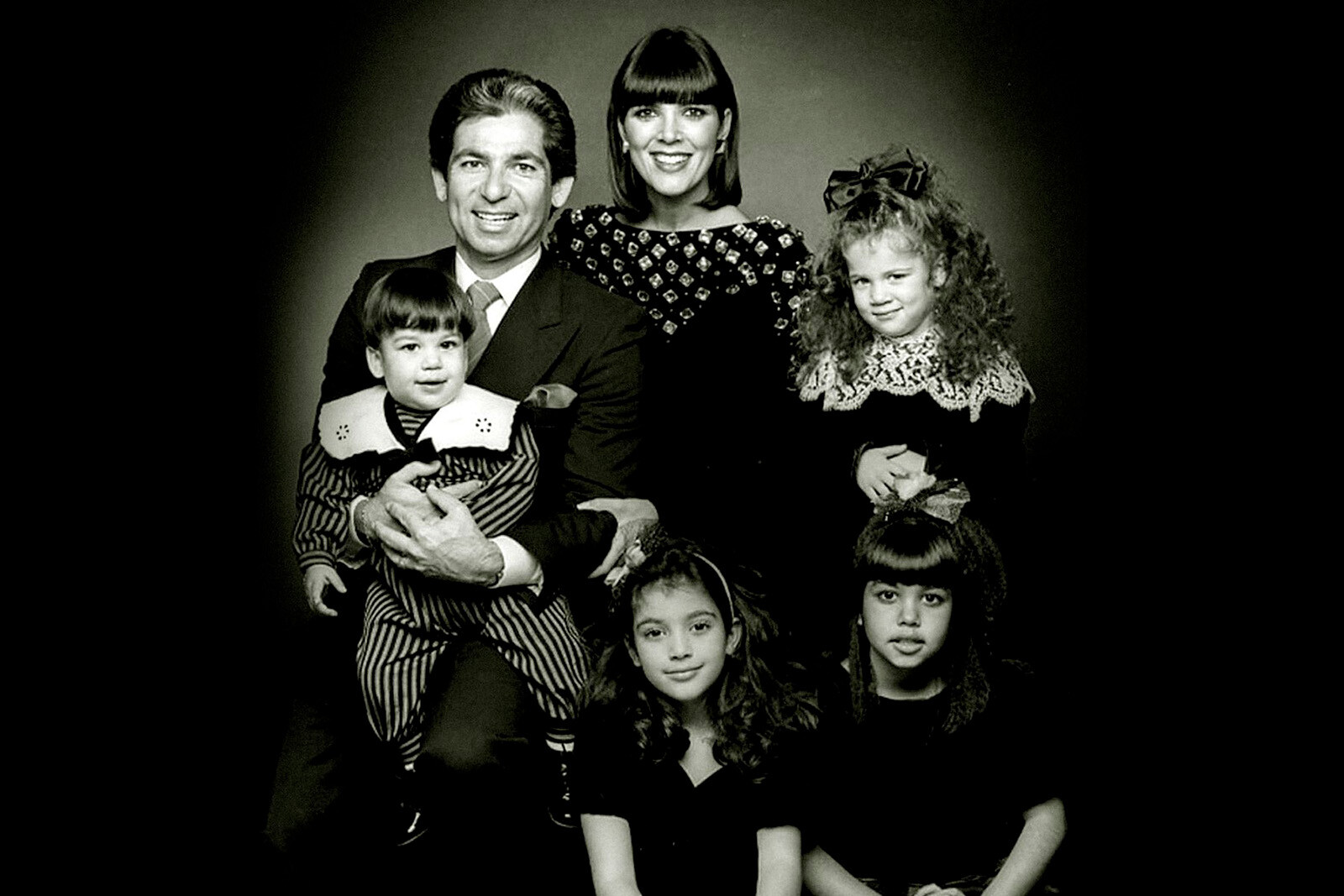 Роберту Кардашьян и Крис Дженнер с детьми Кортни, Ким, Хлоя и Роберт-младший