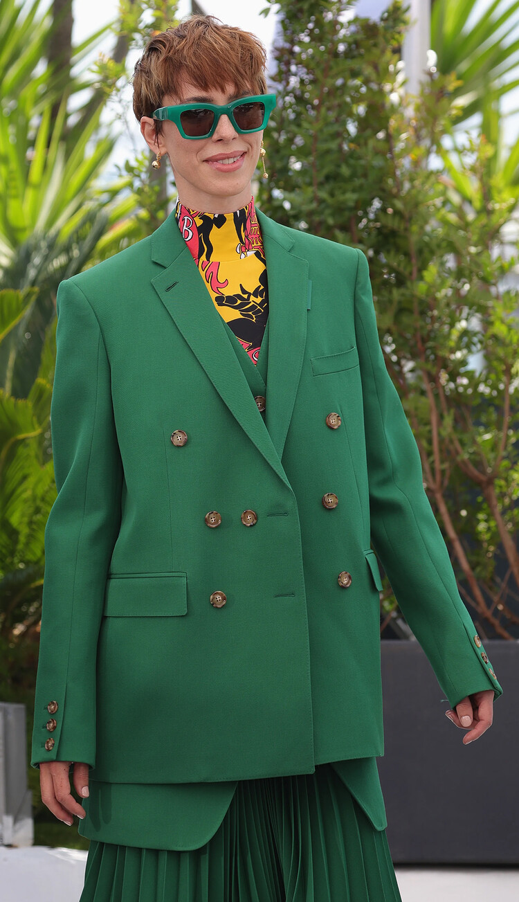 Ребекка Холл в Burberry на Каннском кинофестивале 2022