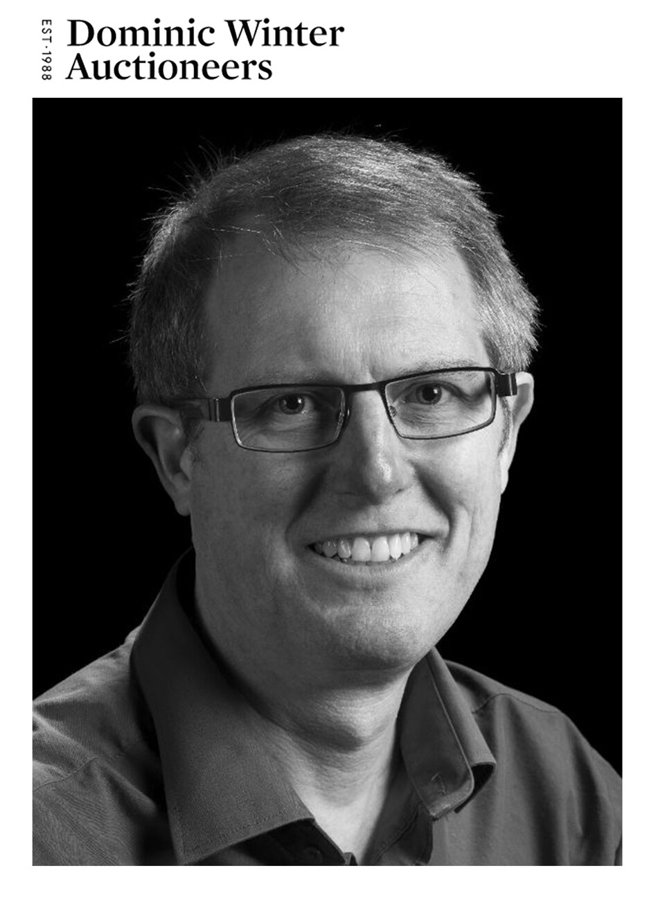 Крис Олбери, директор британского аукционного дома Dominic Winter Auctioneers