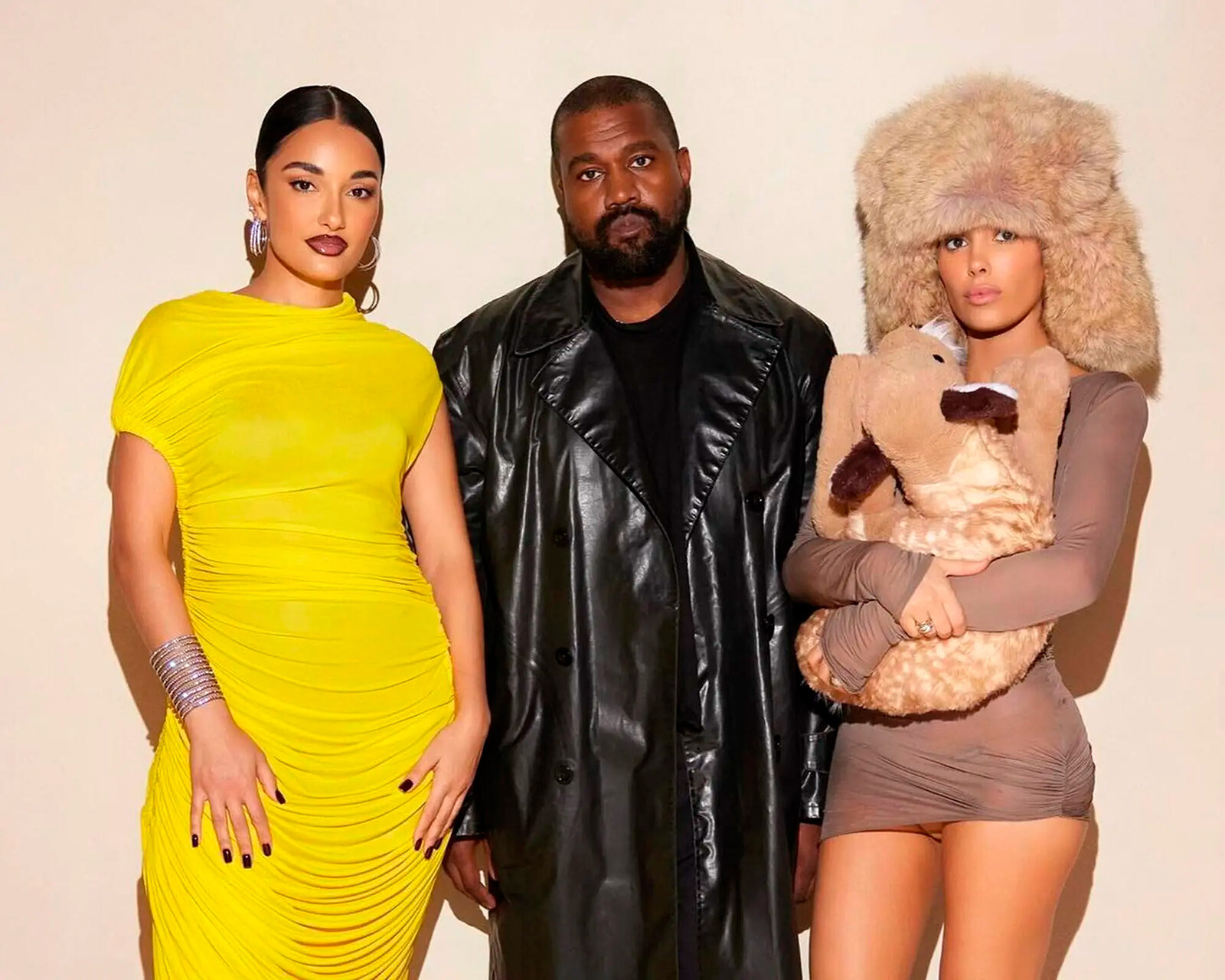 Дизайнер Амина Муадди, Канье Уэст и его жена Бьянка Цензори