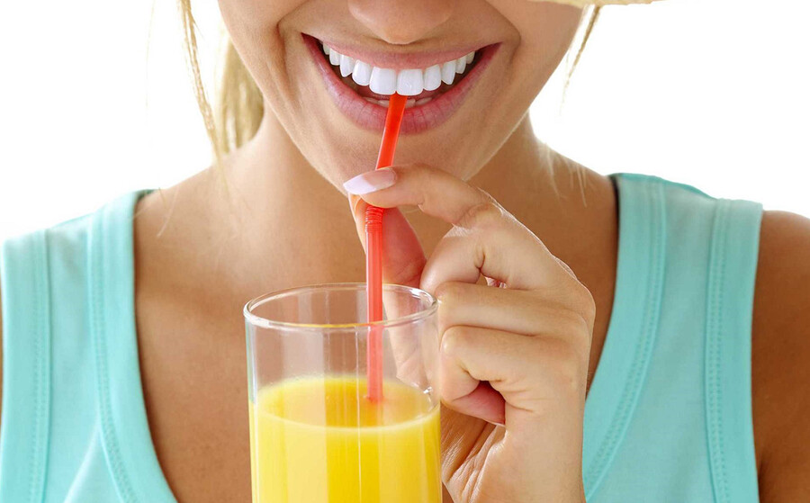 Апельсиновый сок истончает зубную эмаль