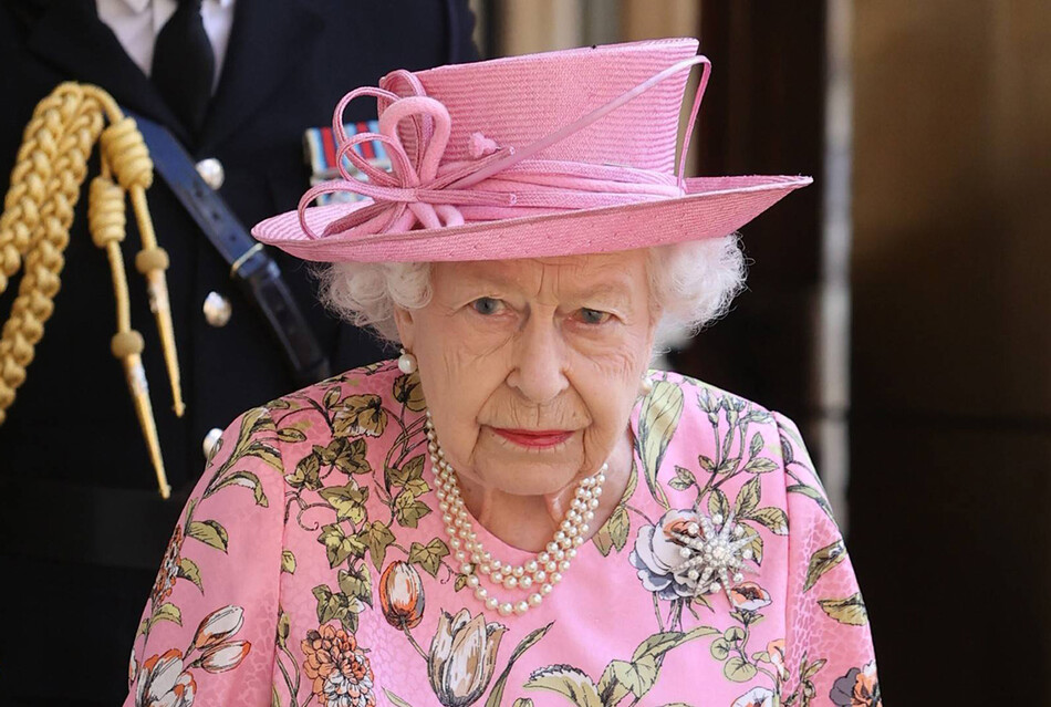 Злоумышленник с арбалетом ворваться на территорию Виндзорского замка, где была Елизавета II