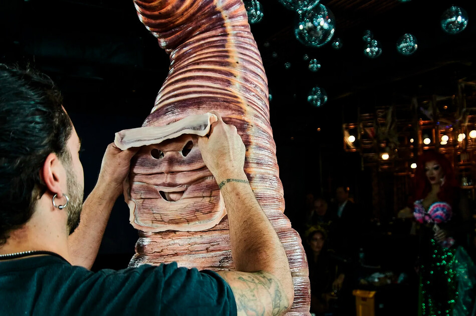 Хайди Клум костюм червя на Хэллоуин