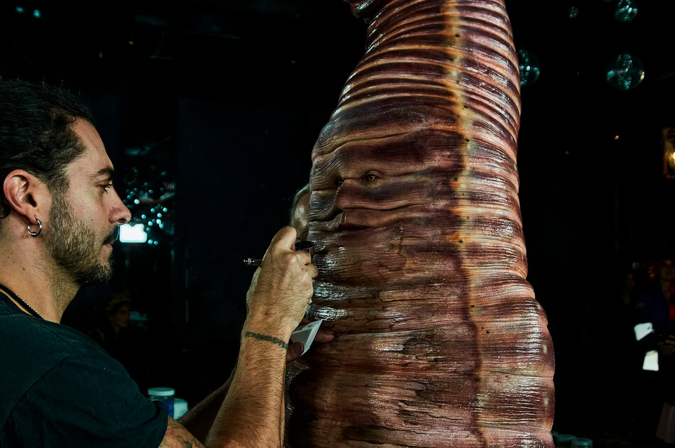 Хайди Клум костюм червя на Хэллоуин