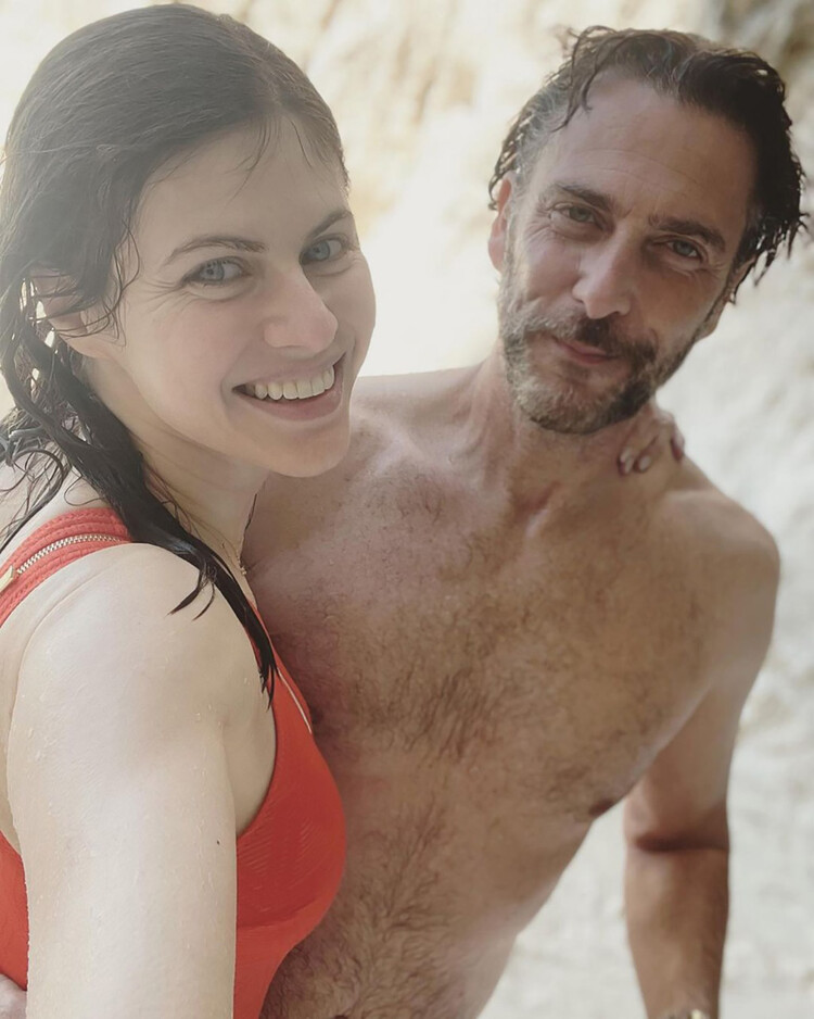 Александра Даддарио и Эндрю Форман