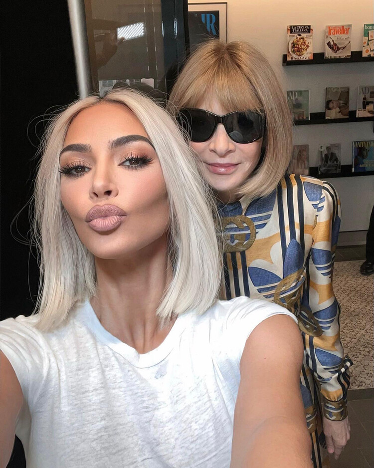 Анна Винтур позволила Ким Кардашьян сделать с ней первое официальное селфи