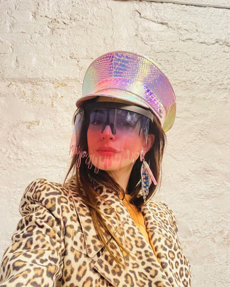 Halloween 2021 Энн Хэтэуэй в образе Леди Гаги