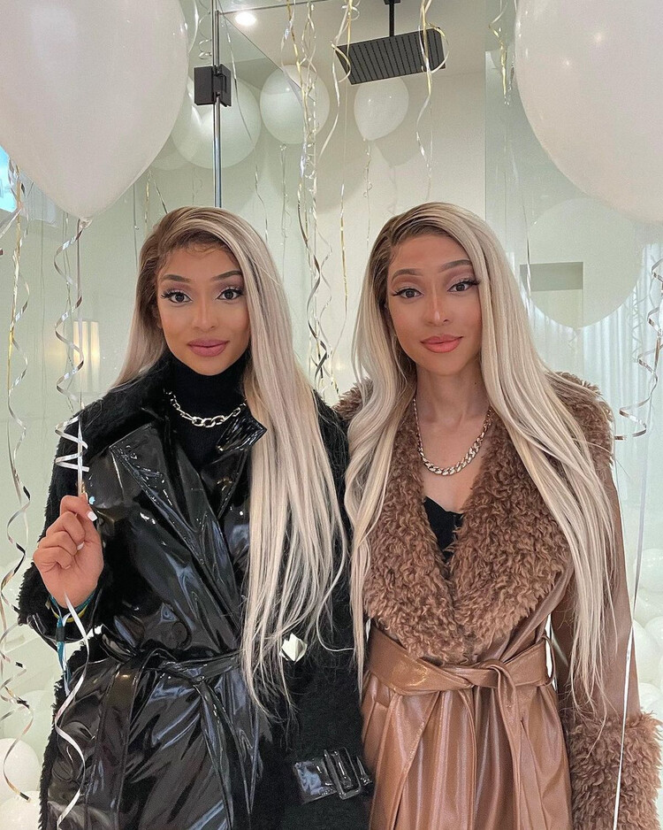 Сара Талаби и её сестра-близнец Лия