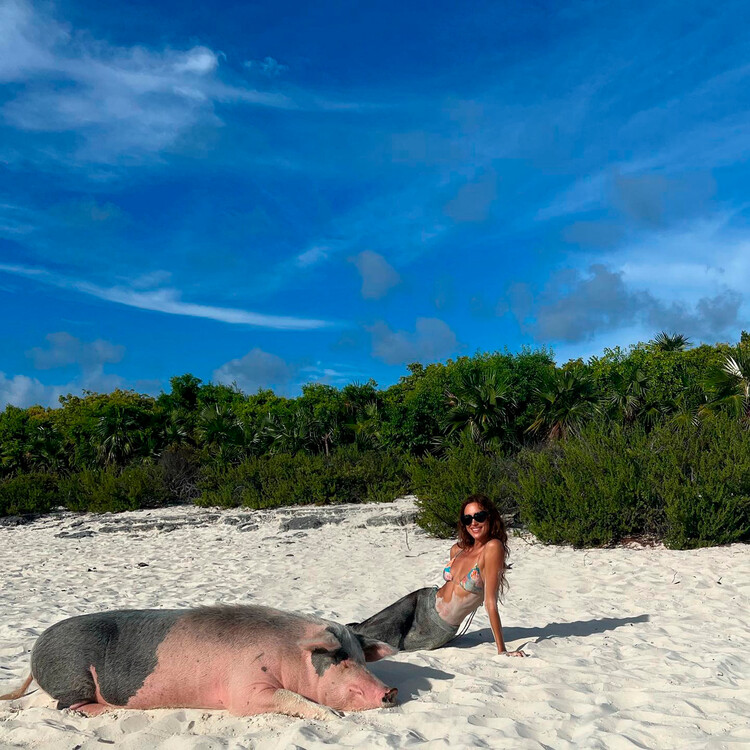 Ирина Шейк провела тропический отпуск вместе с Брэдли Купером