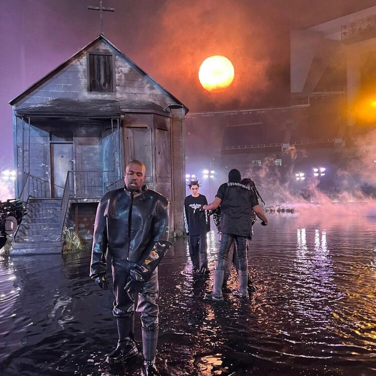 Шоу в честь презентации альбома Donda 2