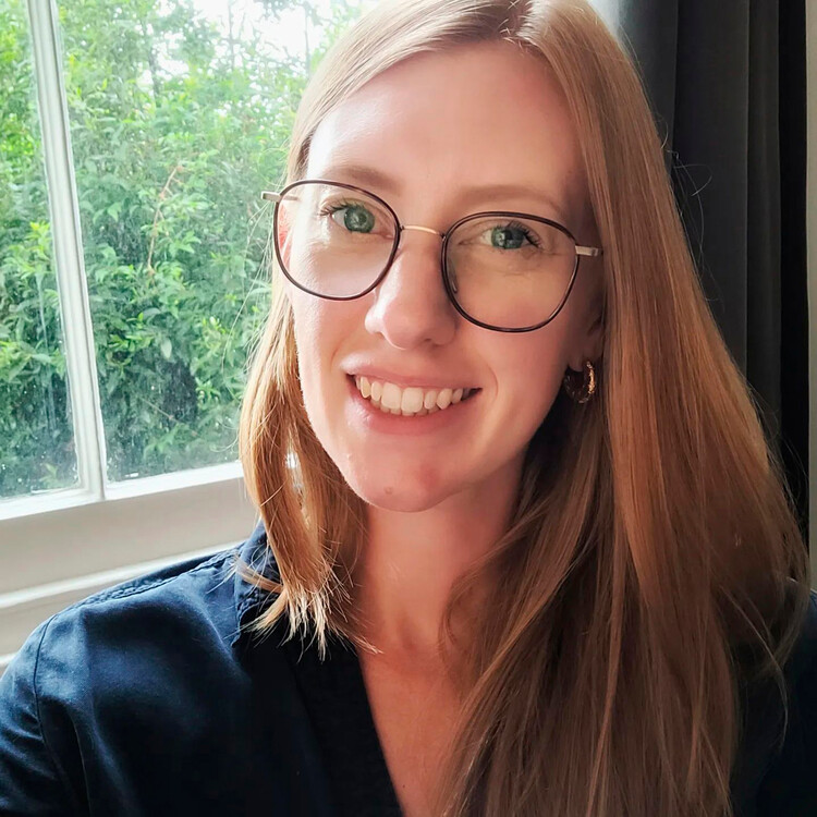 Психотерапевт Карли Уэбб