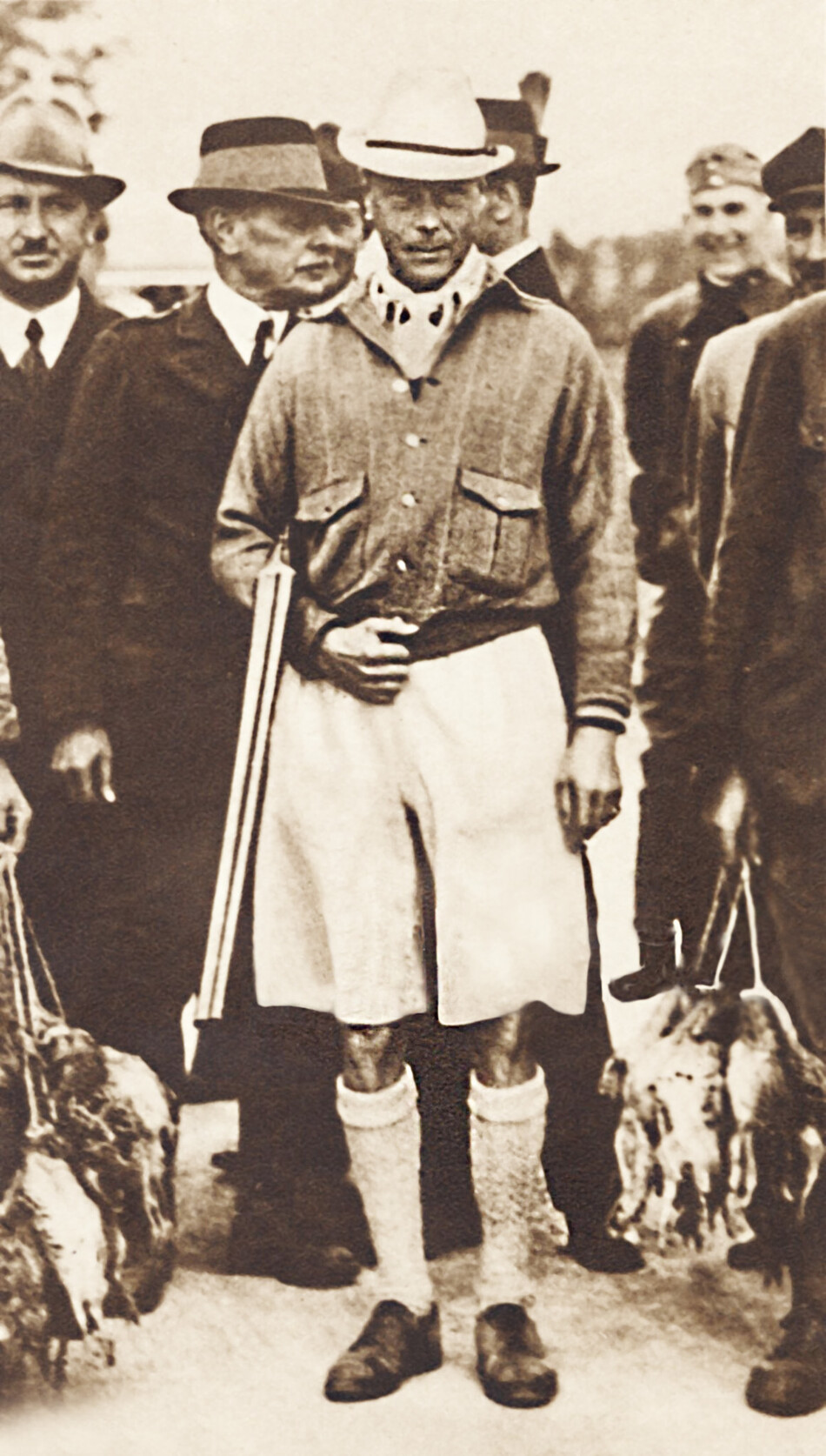 Эдуард VIII Бывший король Англии возвращается с охоты на куропаток Австрия, 1936