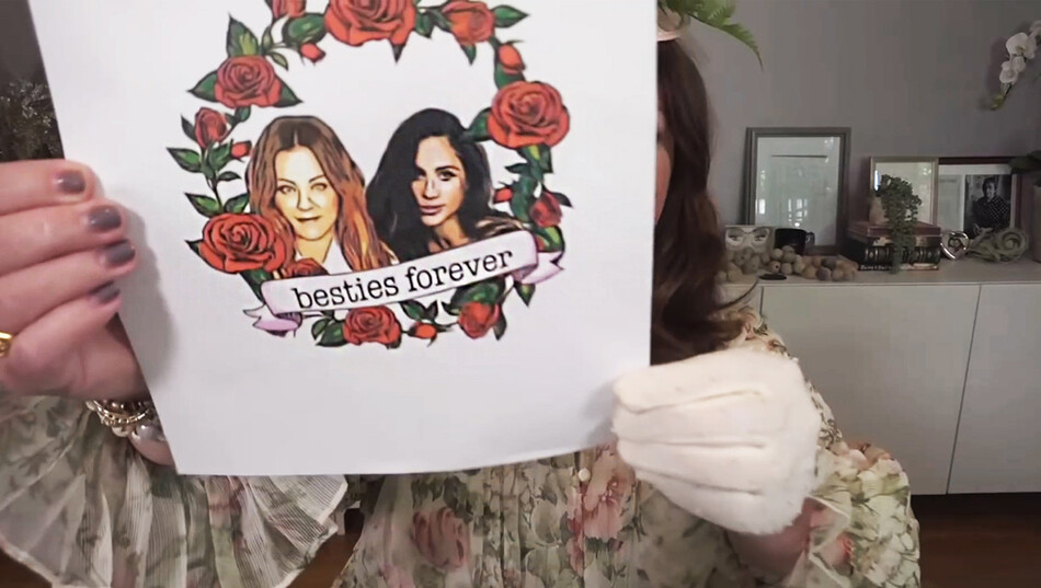 Мелисса Маккарти в праздничном видео Меган Маркл .jpg