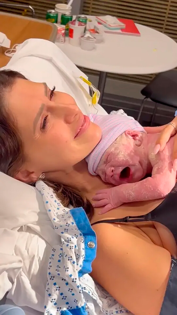 Хилария и Алек Болдуин стали родителями в седьмой раз