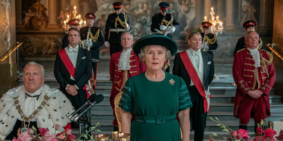 Имельда Стонтон в роли королевы Елизаветы II / Кадр из сериала «Корона», 2022 г.