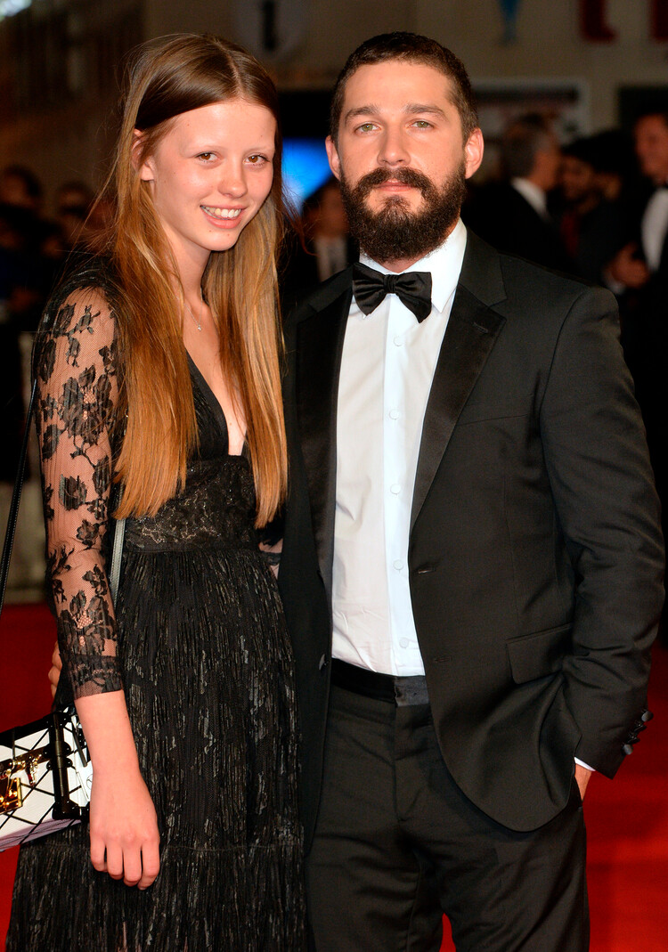 Шайа Лабаф и Миа Гот раскрыли имя своей 5-месячной дочери