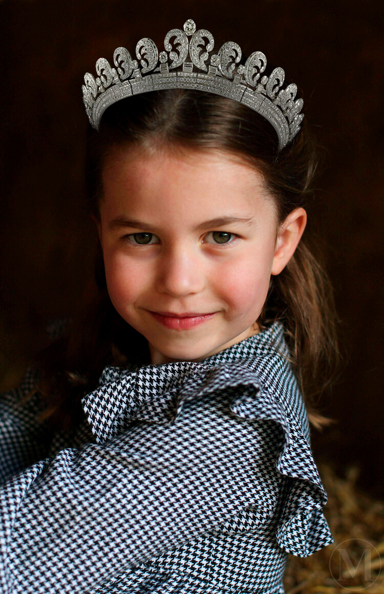 Когда юная принцесса Шарлотта наденет свою первую тиару и наденет ли вообще?