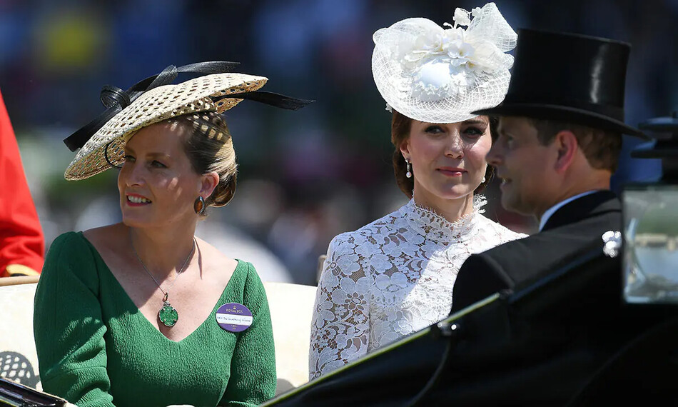 Софи Уэссекская и Кейт Миддлтон посещают Royal Ascot 2017 на ипподроме Аскот 20 июня 2017 года в Аскоте, Англия