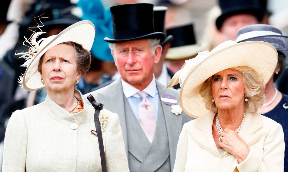 Принцесса Анна и принц Чарльз с Камиллой Паркер-Боулз в первый день Royal Ascot на ипподроме Ascot Racecourse 19 июня 2018 года в Аскоте, Англия