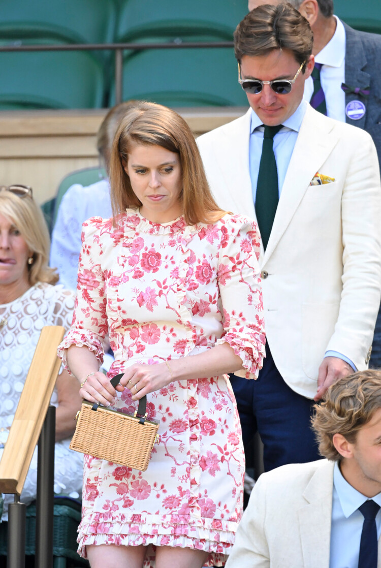 Принцесса Беатрис порадовала своим летним образом на Уимблдоне