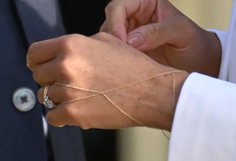 Меган Маркл надела ювелирное украшение от Catbird