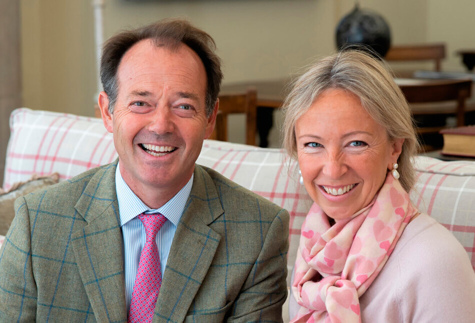 Директор школы Ламбрук Джонатан Перри c женой