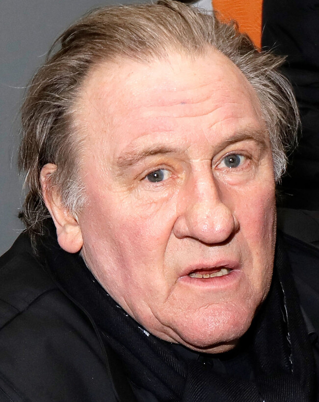 Жерара Депардье обвинили в изнасиловании