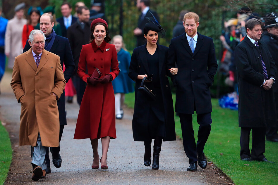 Королевская семья прибывают на рождественскую службу в церкви в церкви Святой Марии Магдалины в поместье Сандрингем