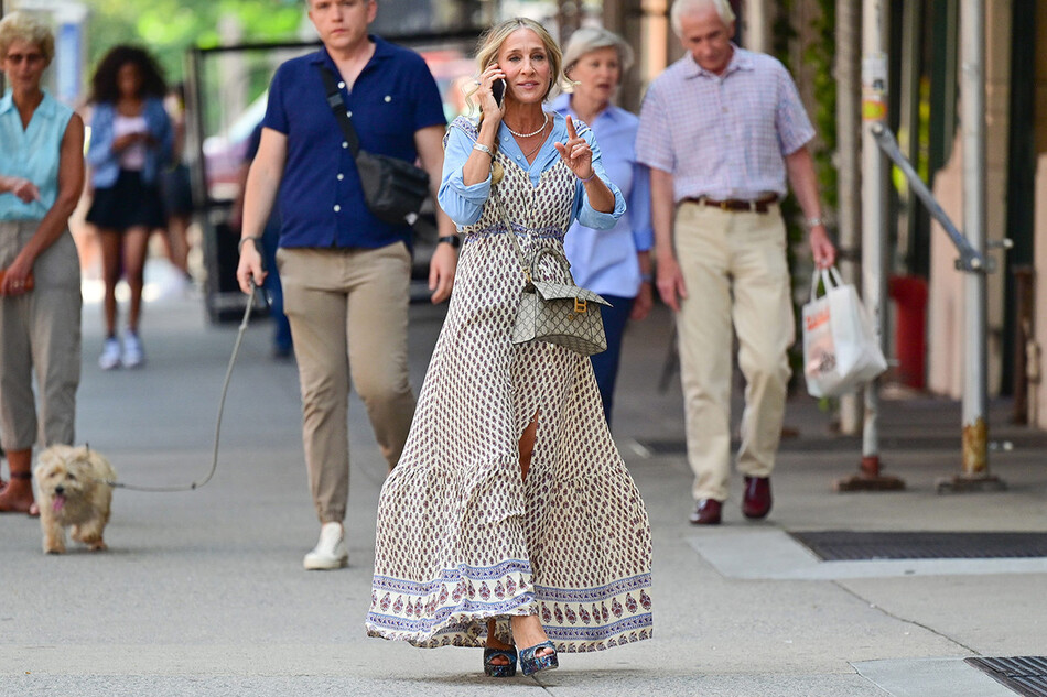 Кэрри Брэдшоу Balenciaga Hourglass