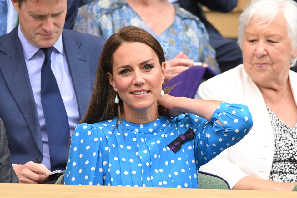Что означает украшение, которое Кейт Миддлтон всегда носит на Уимблдоне