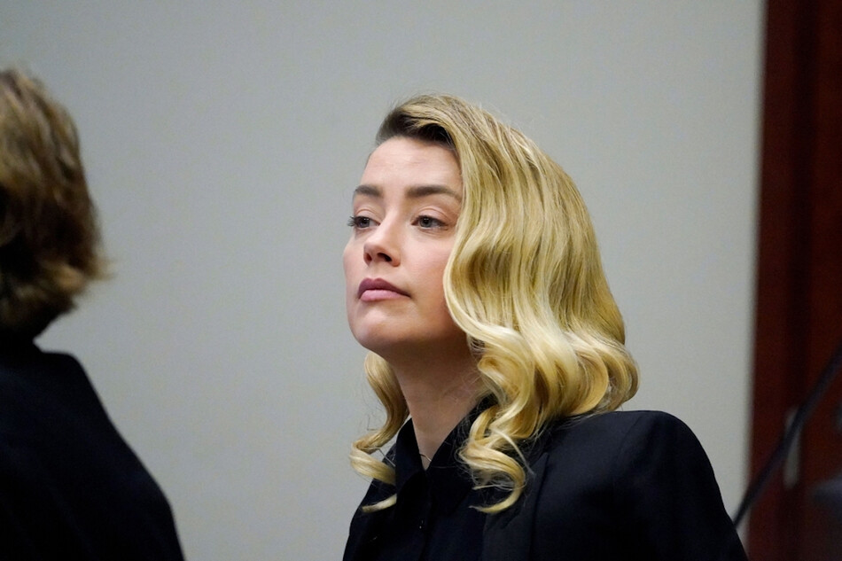 Эмбер Хёрд на слушании, 2022