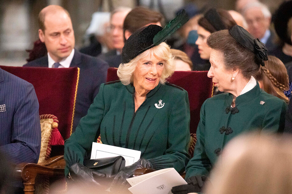 Камилла Паркер-Боулз и принцесса Анна на Службе памяти в честь принца Филиппа, 2022