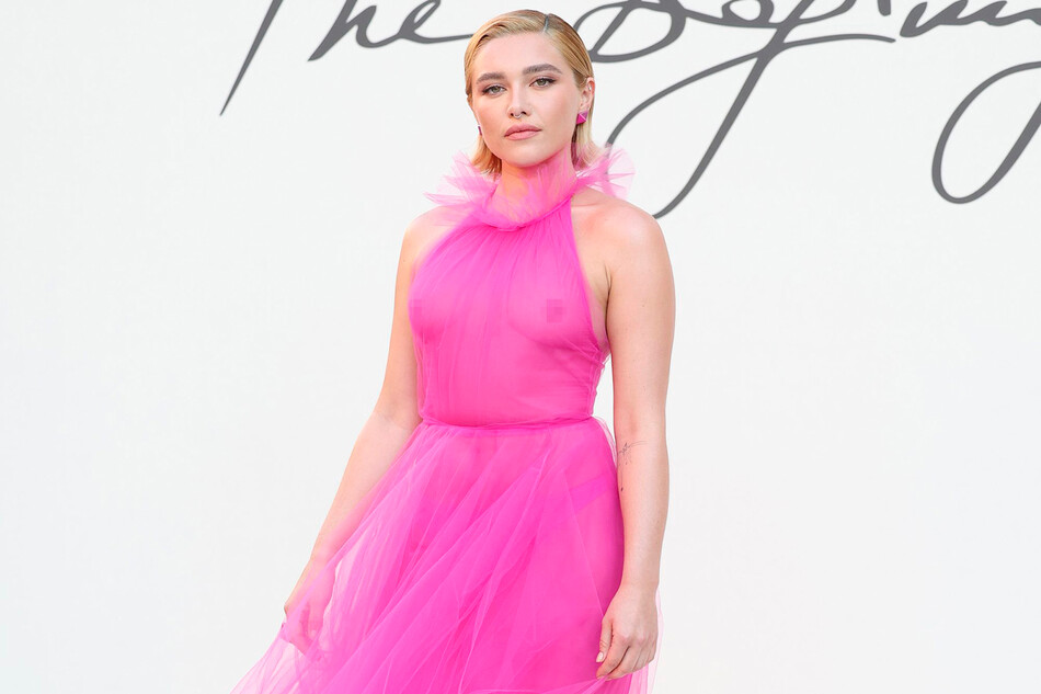 Флоренс Пью берёт на вооружение тренд на розовый в дерзком прозрачном платье