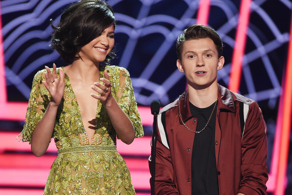 Том Холланд и Зендая отношения