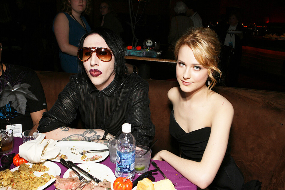 Мэрилин Мэнсон и Эван Рэйчел Вуд на афтепати по случаю мировой премьеры фильма Тима Бертона «Кошмар перед Рождеством 3D» в театре Эль-Капитан в Голливуде, 1993, Калифорния, США