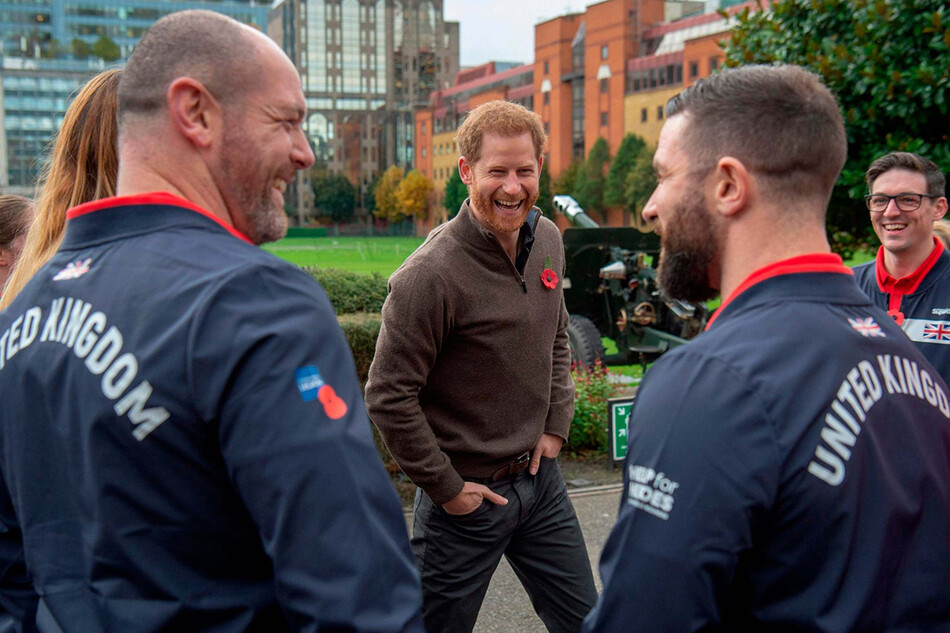 Принц Гарри, герцог Сассекский, присутствует на презентации Team UK, выбранной для участия в «Invictus Games The Hague 2020» в Honorable Artillery Company в восточной части Лондона, 29 октября 2019 года